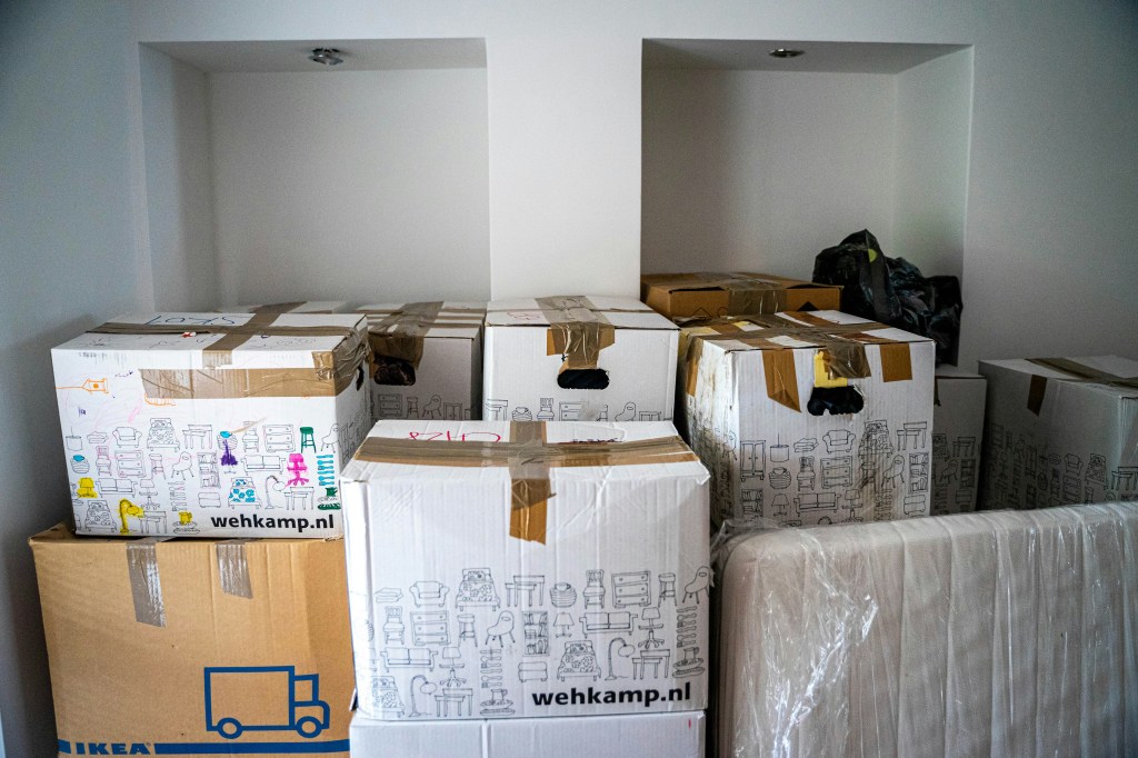 picture of moving boxes